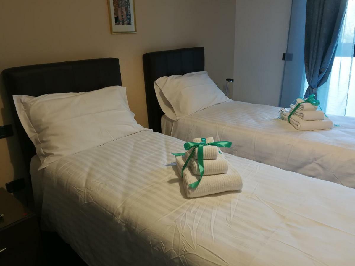 バーリ A Casa Di Sara Ermy Bed & Breakfast エクステリア 写真